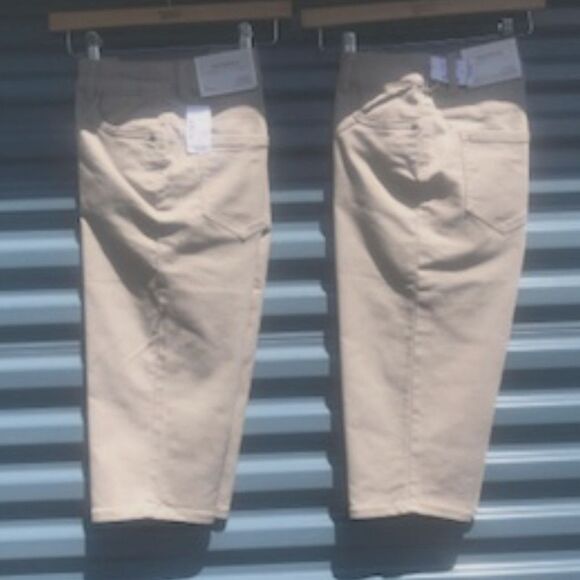Bermuda Skimmer Shorts . Size: 4 Average . Beige . (2) Pair Bundle